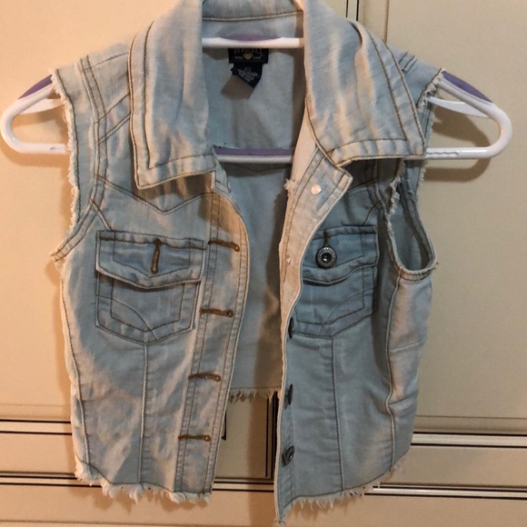 Sleeveless denim jacket - Picture 1 of 2